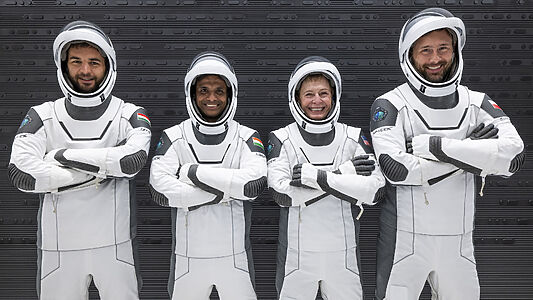 Утечка на МКС снова откладывает запуск частной миссии SpaceX
