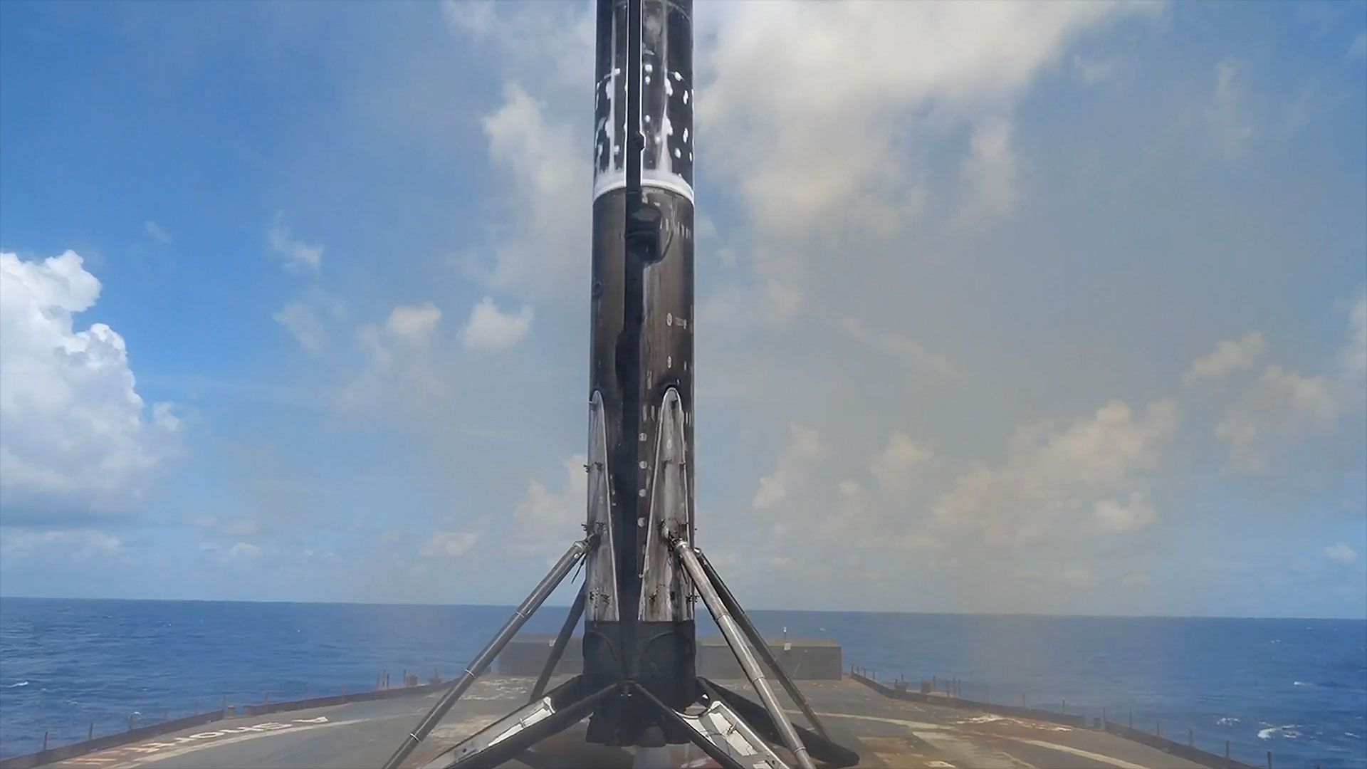 SpaceX продолжает расширять группировку Starlink: новый запуск с прямым доступом к сотовым сетям SpaceX продолжает расширять группировку Starlink: новый запуск с прямым доступом к сотовым сетям