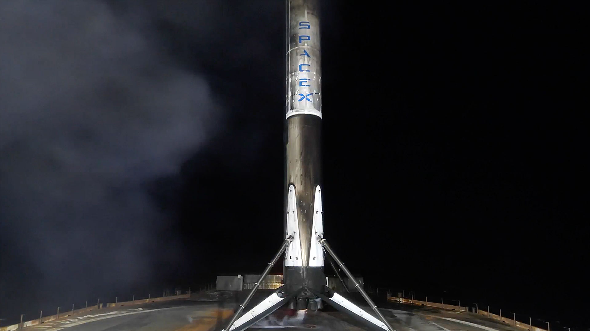 Один запуск завершён, один впереди: SpaceX успешно вывела на орбиту первую партию спутников Starlink Один запуск завершён, один впереди: SpaceX успешно вывела на орбиту первую партию спутников Starlink