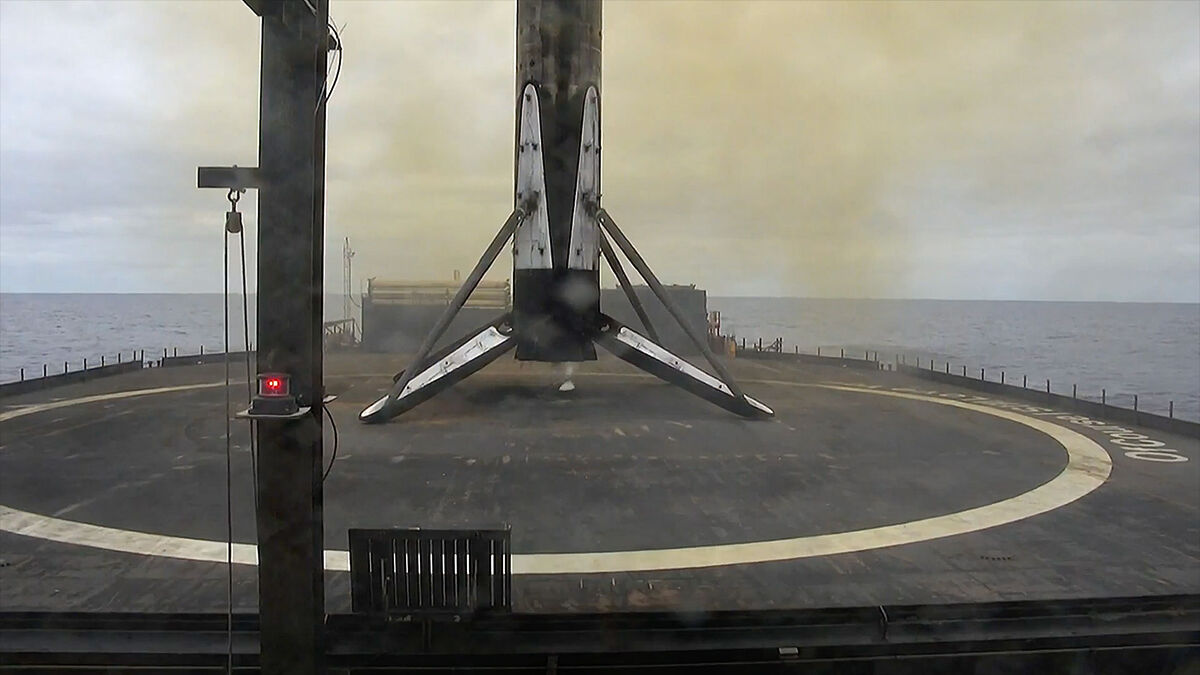 Starlink в небе, история успеха: Ракета Falcon 9 выводит 24 спутника и устанавливает новый рекорд