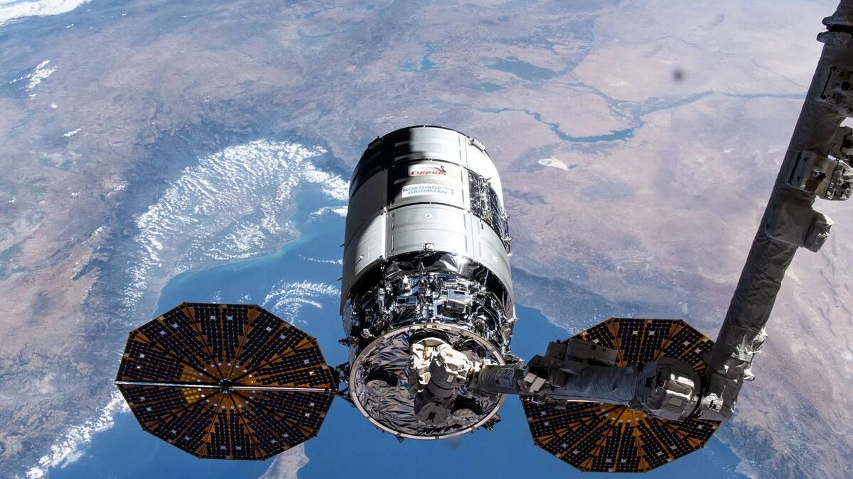 Первый старт грузовика Cygnus XL от Northrop Grumman столкнулся с неполадками на орбите